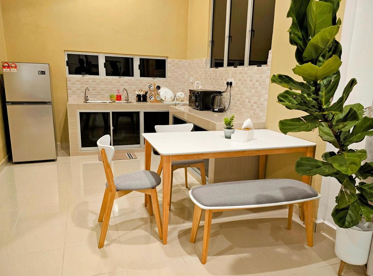 Rumah Tengok Jelawat Holiday home