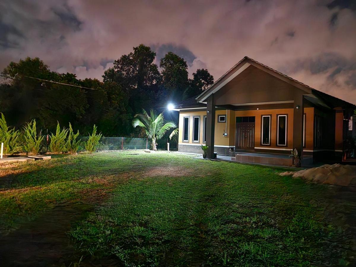 Rumah Tengok Jelawat * Bachok