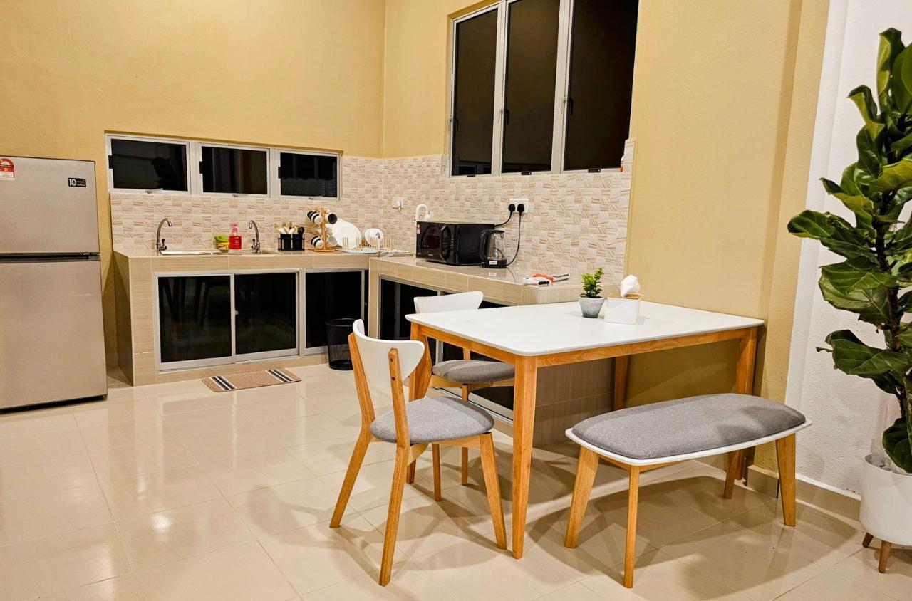 Rumah Tengok Jelawat Holiday home